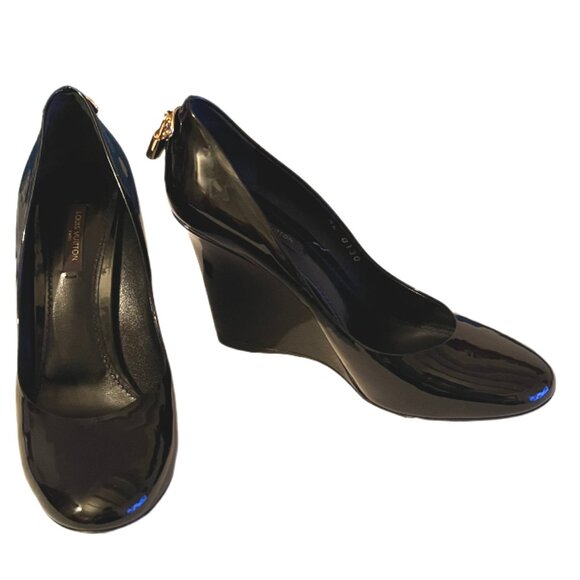 Louis Vuitton Black Patent Leather Gold LV Lock Wedge Pumps  Size 37.5 / US 7.5 - Picture 5 of 14